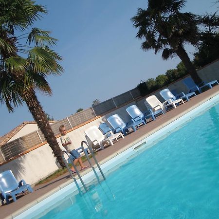 Le Clos Fleuri Hotel Médis Kültér fotó