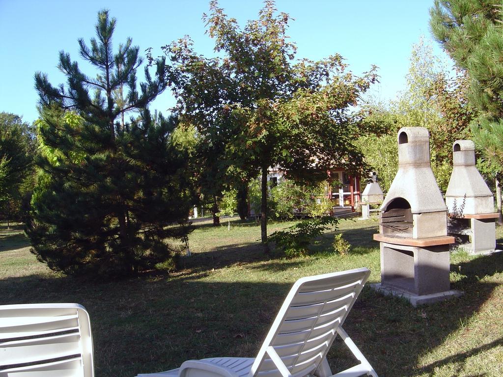 Le Clos Fleuri Hotel Médis Szoba fotó