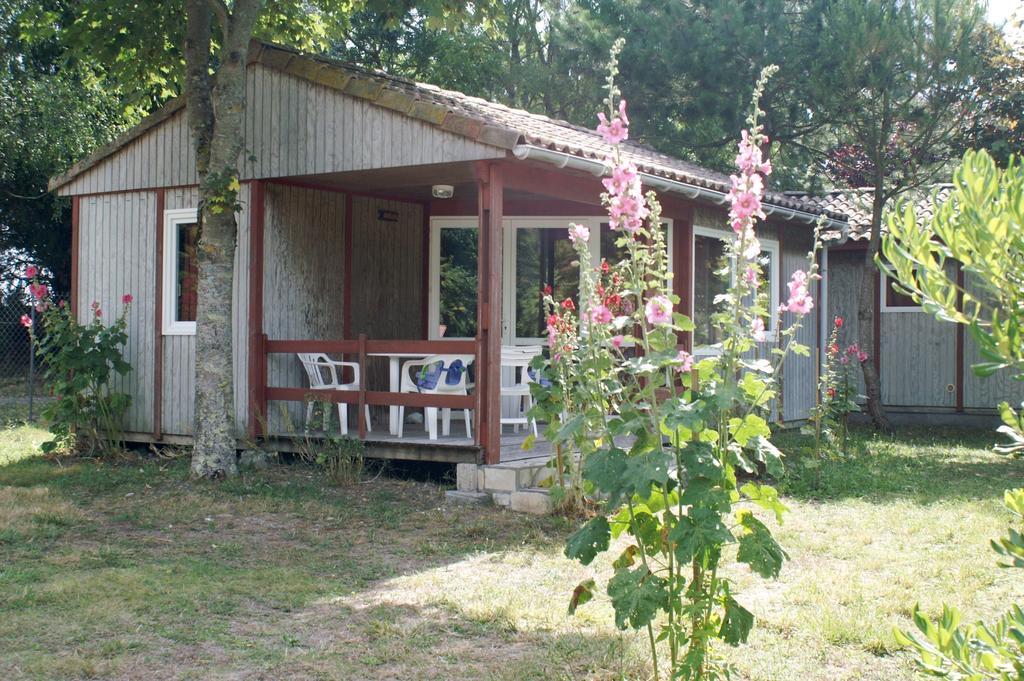 Le Clos Fleuri Hotel Médis Szoba fotó