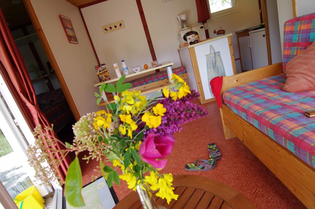 Le Clos Fleuri Hotel Médis Szoba fotó