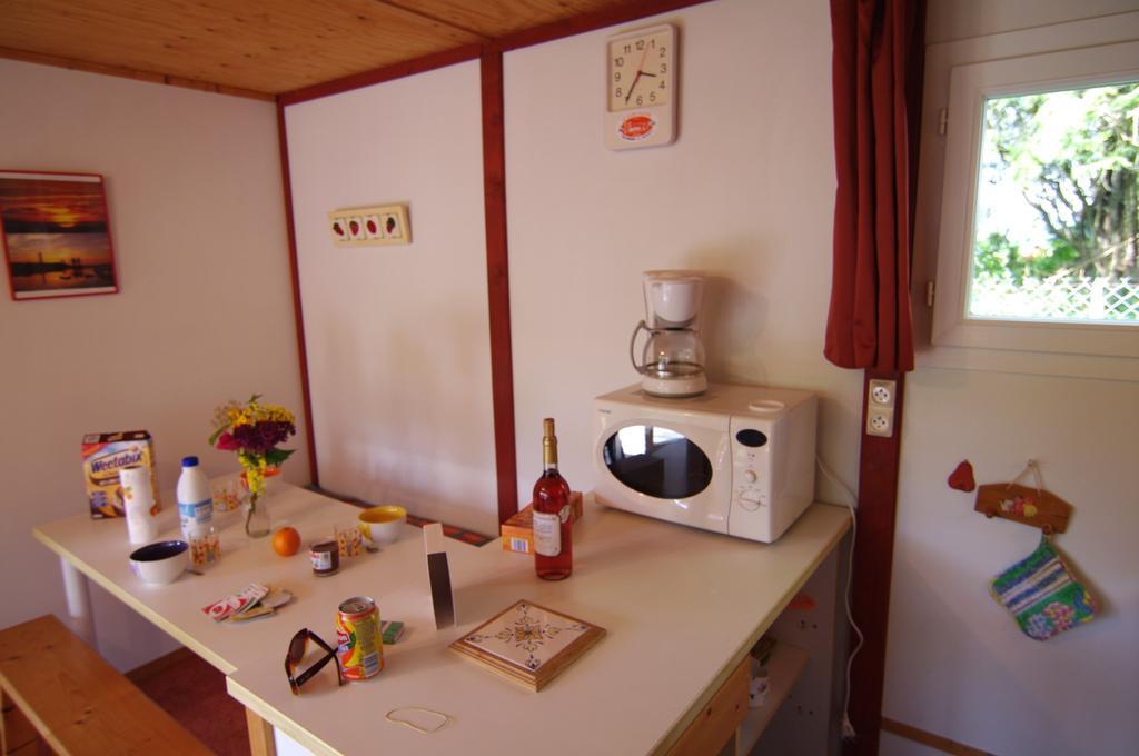 Le Clos Fleuri Hotel Médis Szoba fotó