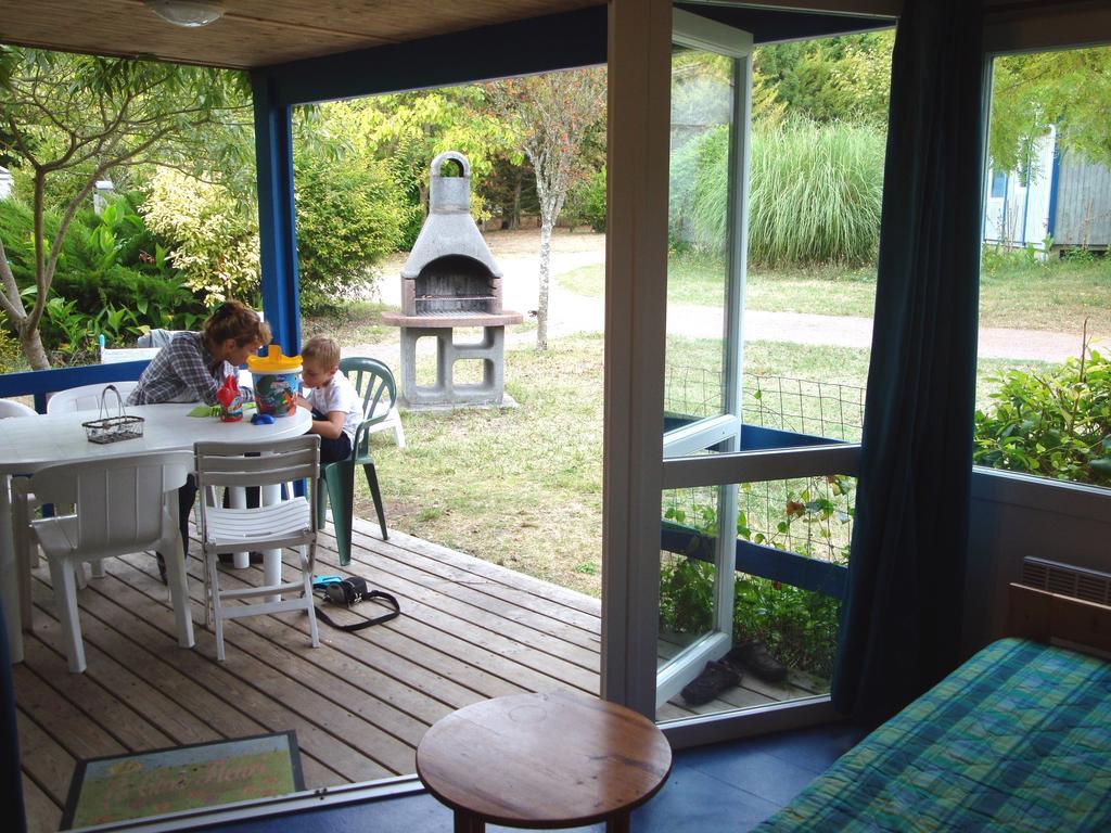 Le Clos Fleuri Hotel Médis Szoba fotó
