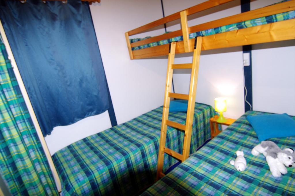 Le Clos Fleuri Hotel Médis Szoba fotó