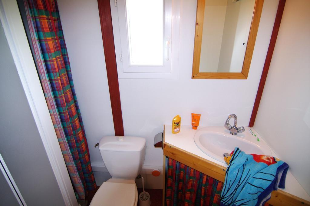Le Clos Fleuri Hotel Médis Szoba fotó